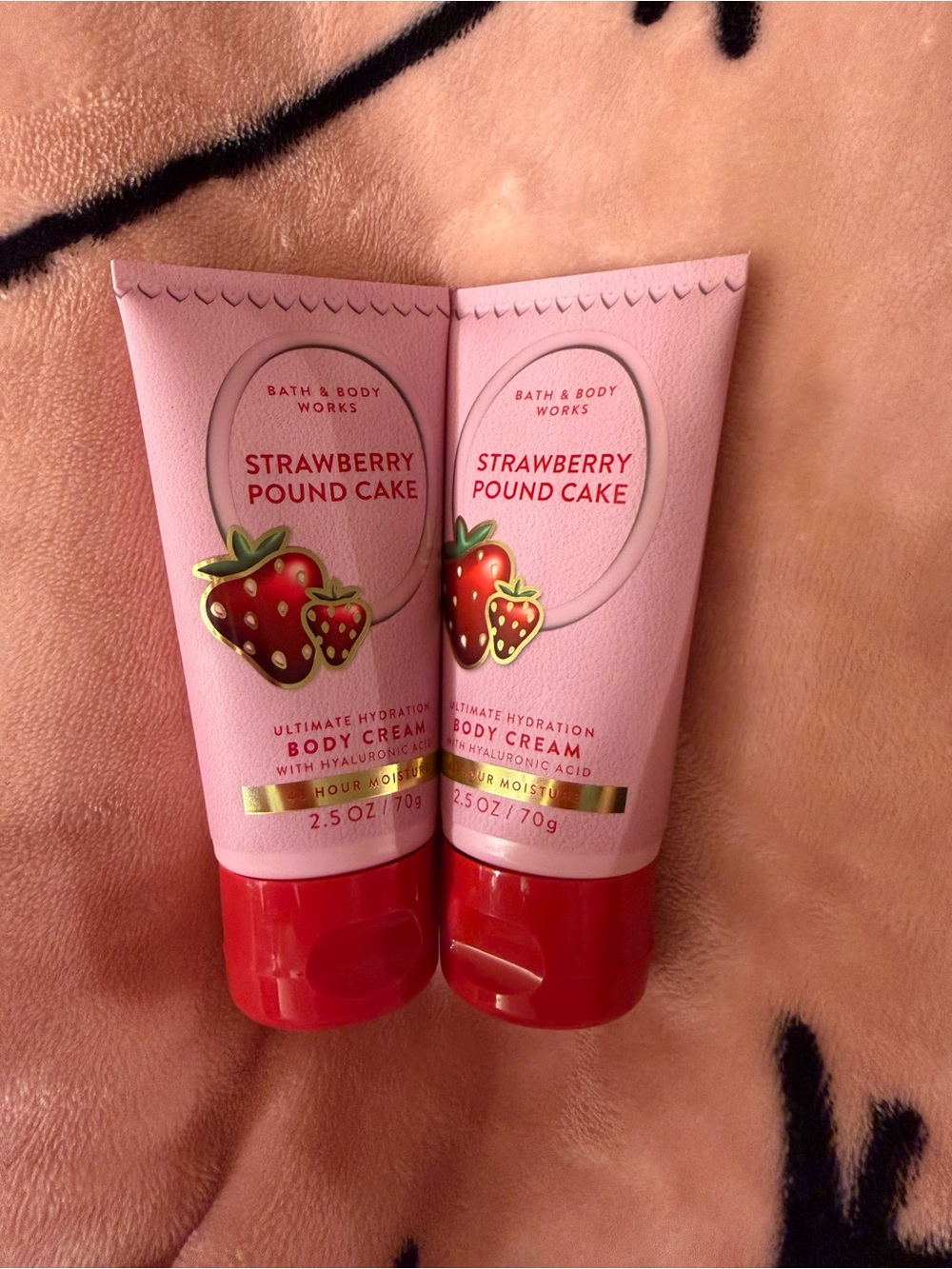 Bath & Body Works Strawberry Pound Cake Body Cream - Pink & Red travel
Size